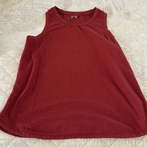 Women's calia sleeveless workout top or casual.